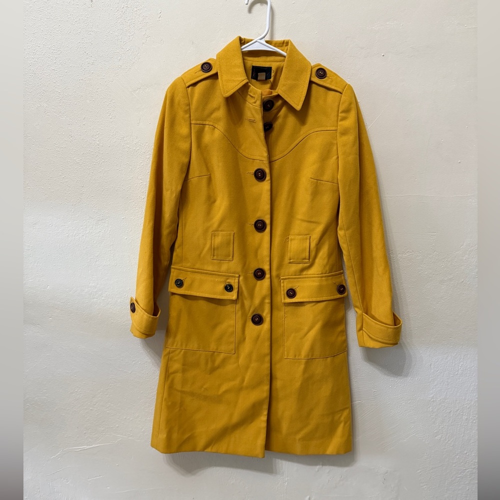Y2K yellow Victorias Secret off brand yellow trench.  Fits like a Small-Medium